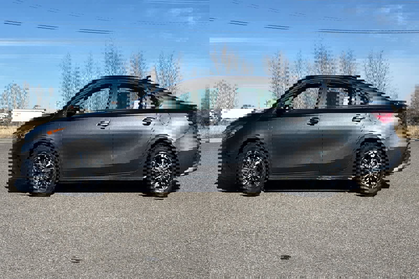 Used 2023 Kia Forte LXS w/ LXS Technology Package image 2