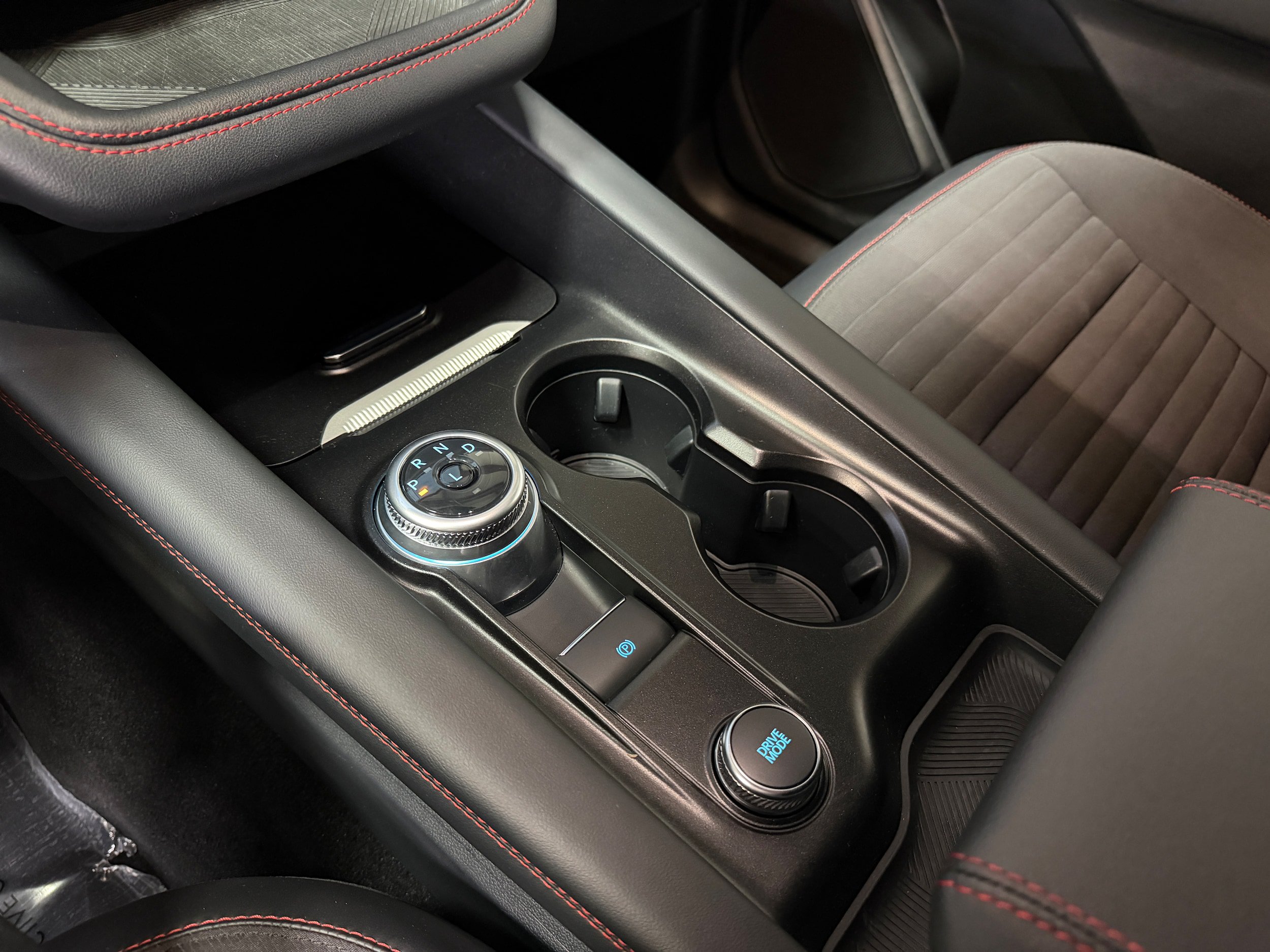 Certified 2025 Ford Explorer ST-Line AWD/4WD image 23