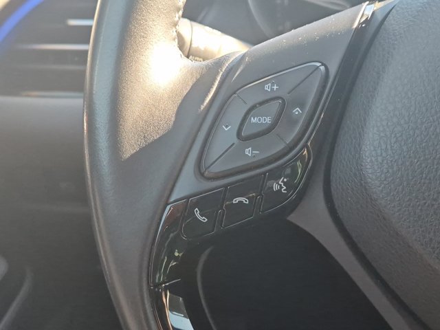 Used 2020 Toyota C-HR XLE FWD image 18