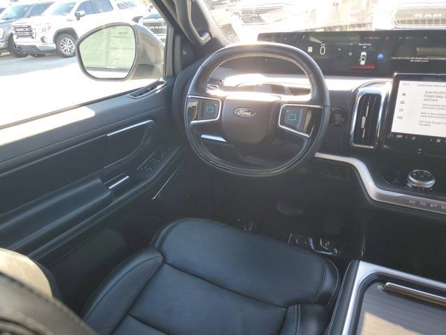 Certified 2025 Ford Expedition Platinum w/ Stealth Performance Package image 19