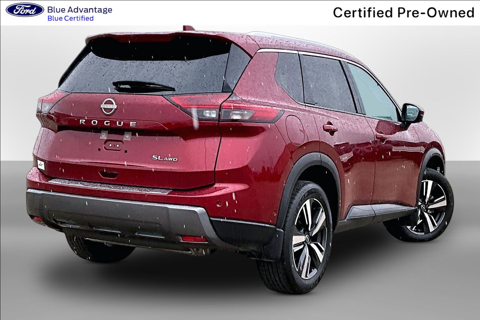 Used 2025 Nissan Rogue SL AWD/4WD image 11
