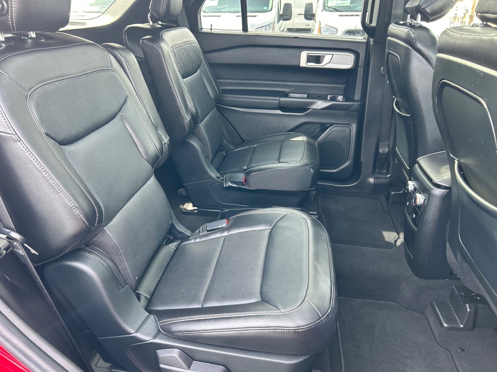 Certified 2020 Ford Explorer Limited w/ Class III Trailer Tow Package image 25