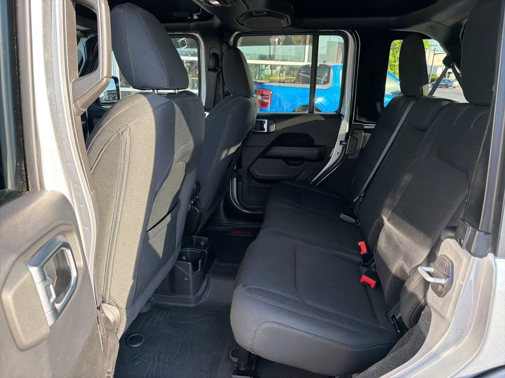 Used 2018 Jeep Wrangler Unlimited Sahara AWD/4WD image 20