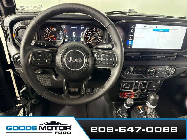 Used 2025 Jeep Gladiator Mojave w/ Convenience Group AWD/4WD image 13
