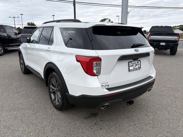 Certified 2021 Ford Explorer XLT w/ Equipment Group 202A image 3