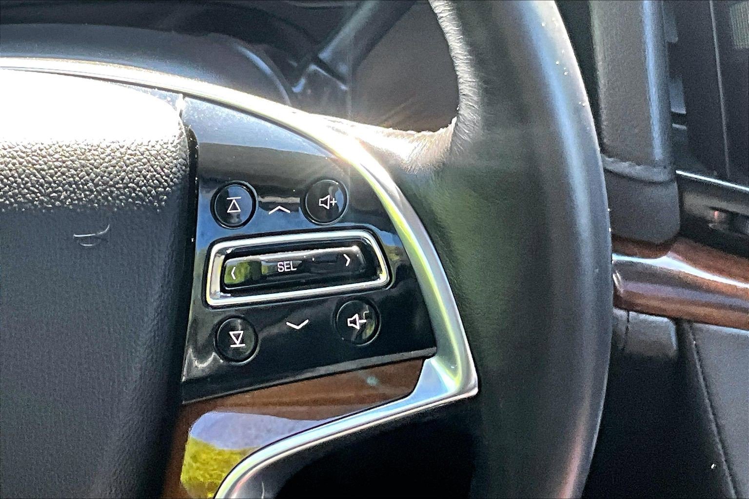 Used 2020 Cadillac Escalade Luxury AWD/4WD image 21