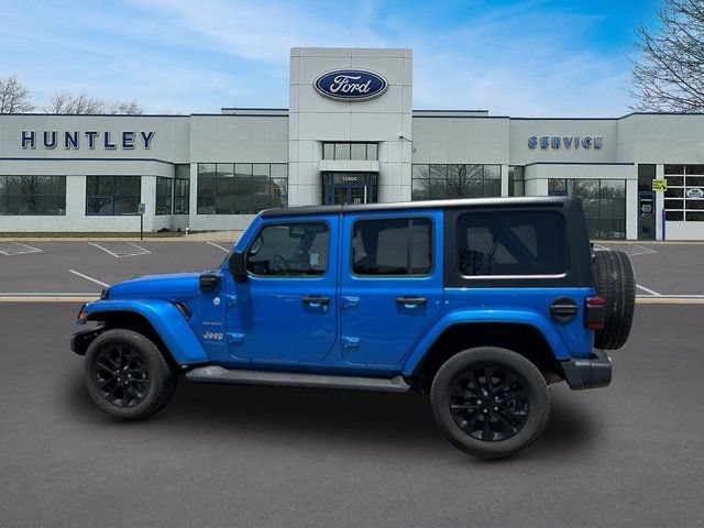 Used 2021 Jeep Wrangler Unlimited Sahara w/ Cold Weather Group AWD/4WD image 6