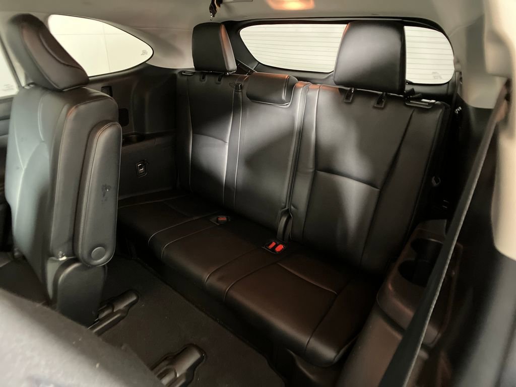 Used 2023 Toyota Highlander L image 29