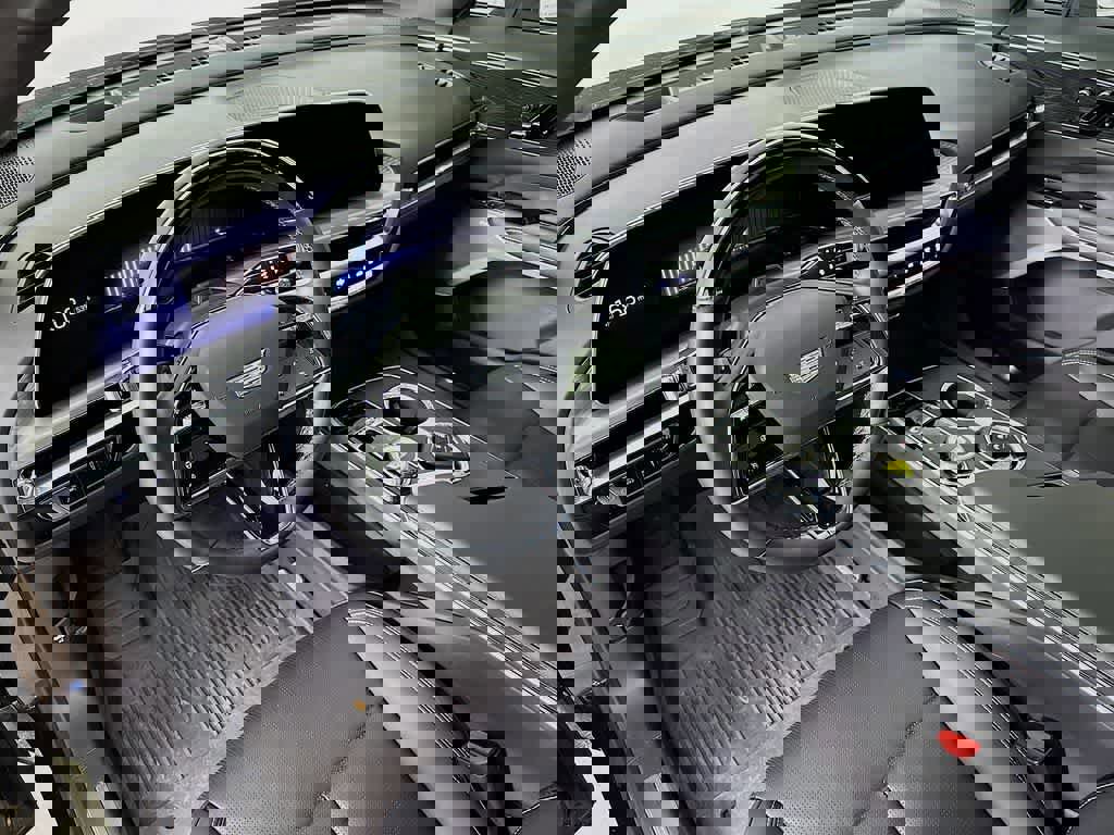 Used 2024 Cadillac Lyriq Luxury w/ LPO, Floor Liner Package image 9