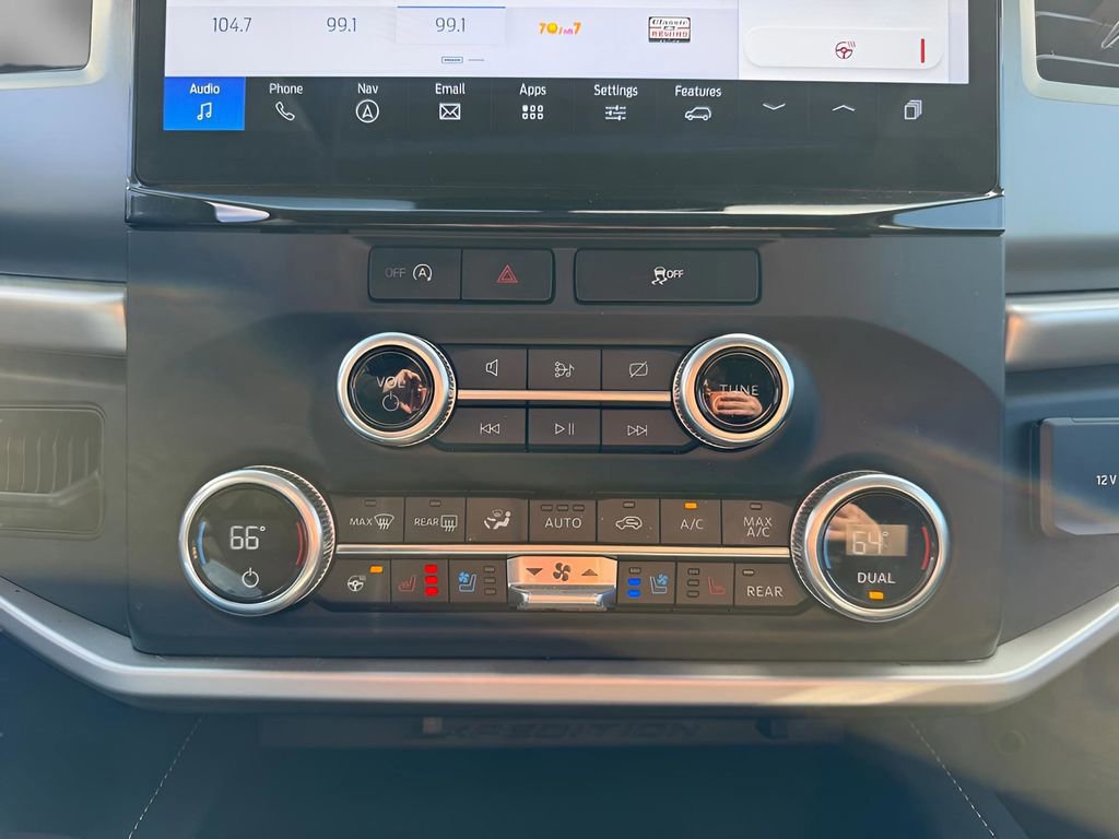 Certified 2024 Ford Expedition XLT image 16