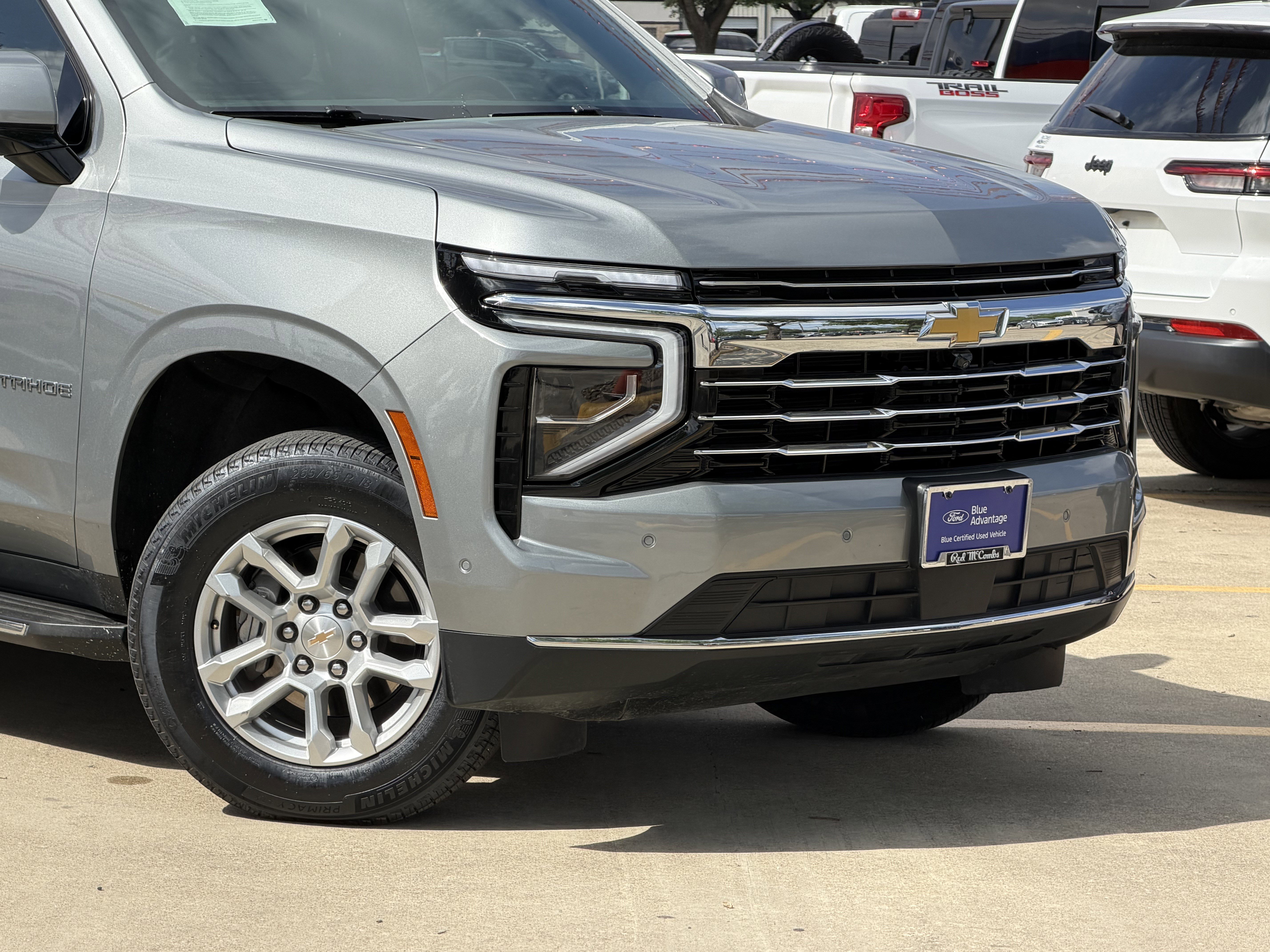 Used 2025 Chevrolet Tahoe LT AWD/4WD image 2