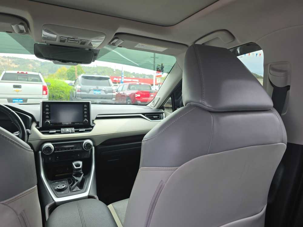 Used 2020 Toyota RAV4 Limited AWD/4WD image 14