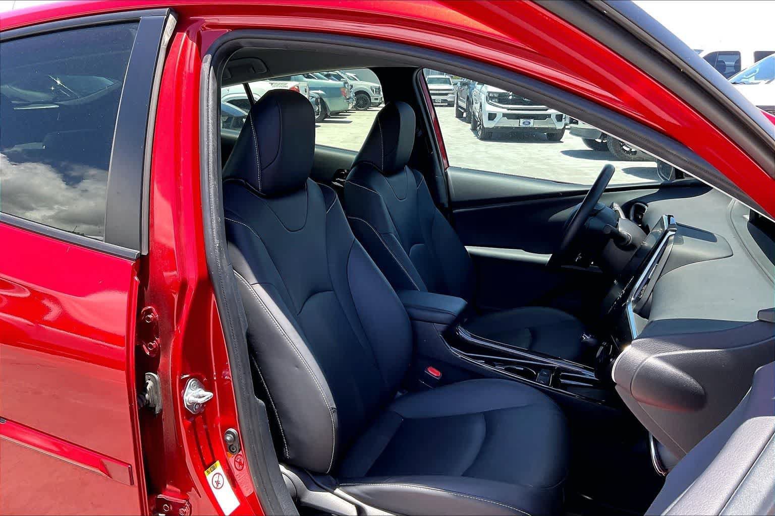Used 2022 Toyota Prius Prime XLE FWD image 13