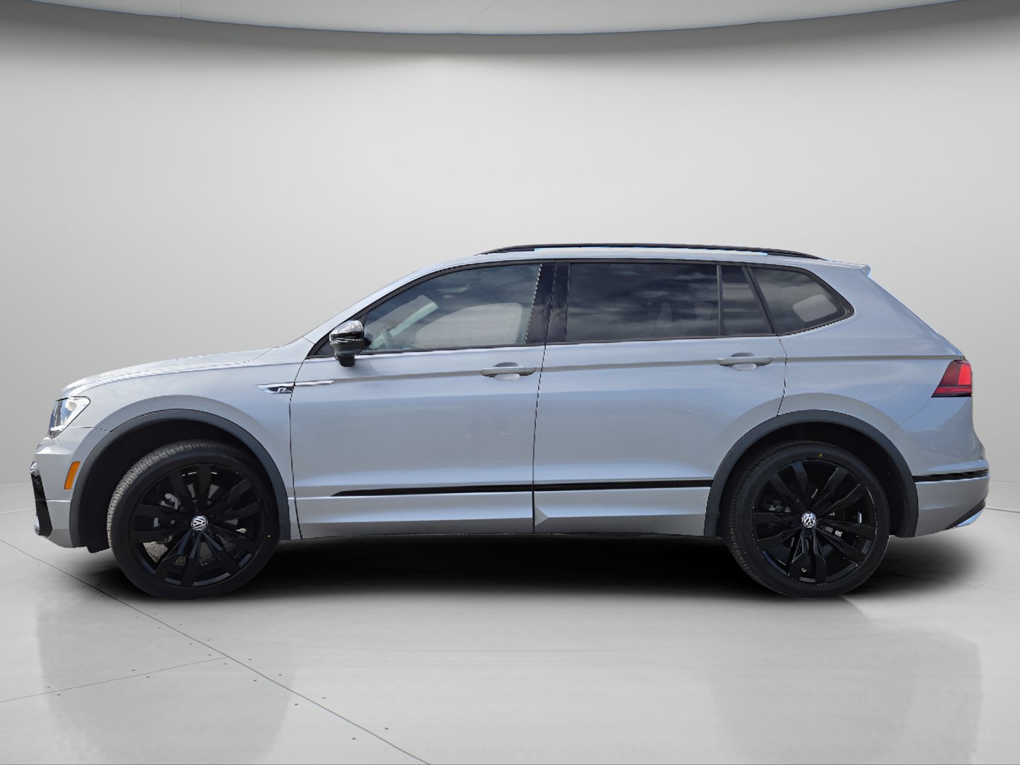 Used 2021 Volkswagen Tiguan SE AWD/4WD image 21