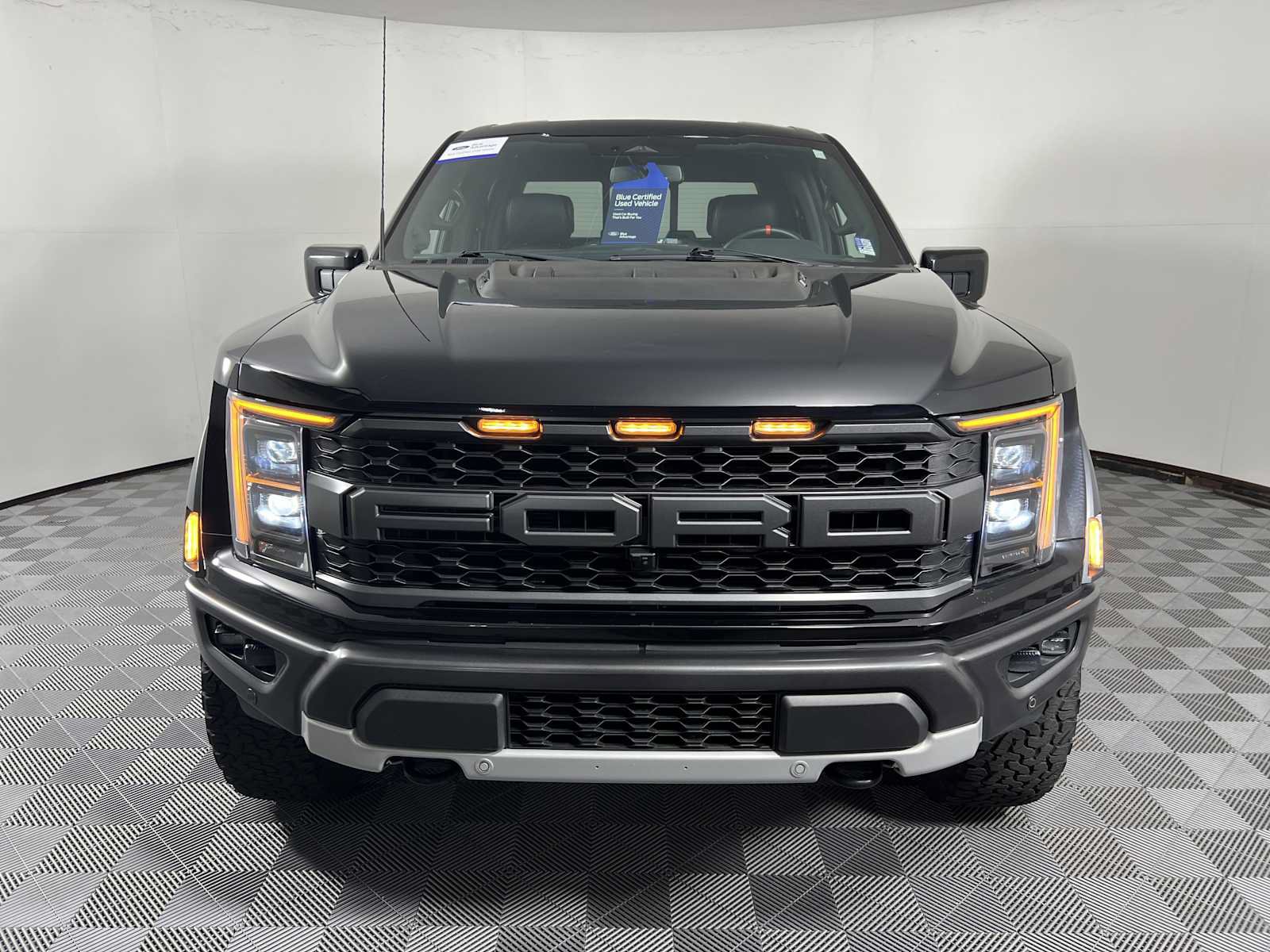 Certified 2022 Ford F150 Raptor w/ Raptor 37 Performance Package AWD/4WD image 2