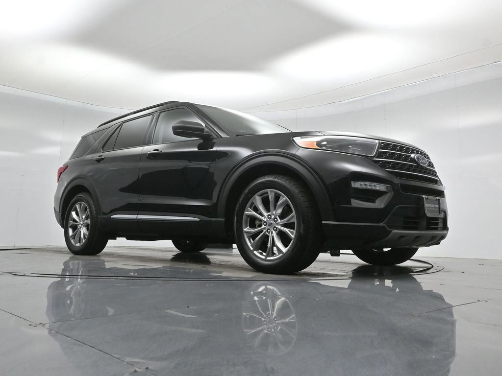 Certified 2020 Ford Explorer XLT w/ Equipment Group 202A image 5