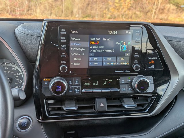 Used 2020 Toyota Highlander XLE image 21