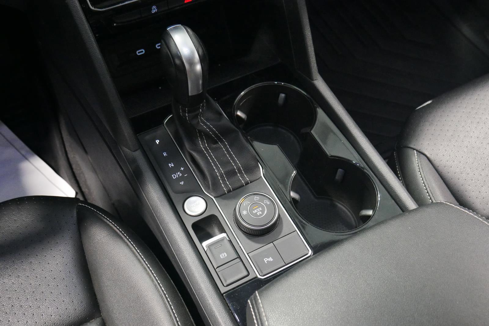 Used 2023 Volkswagen Atlas SE image 25