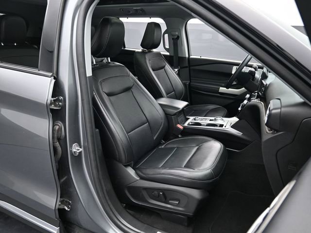 Certified 2024 Ford Explorer Limited image 32