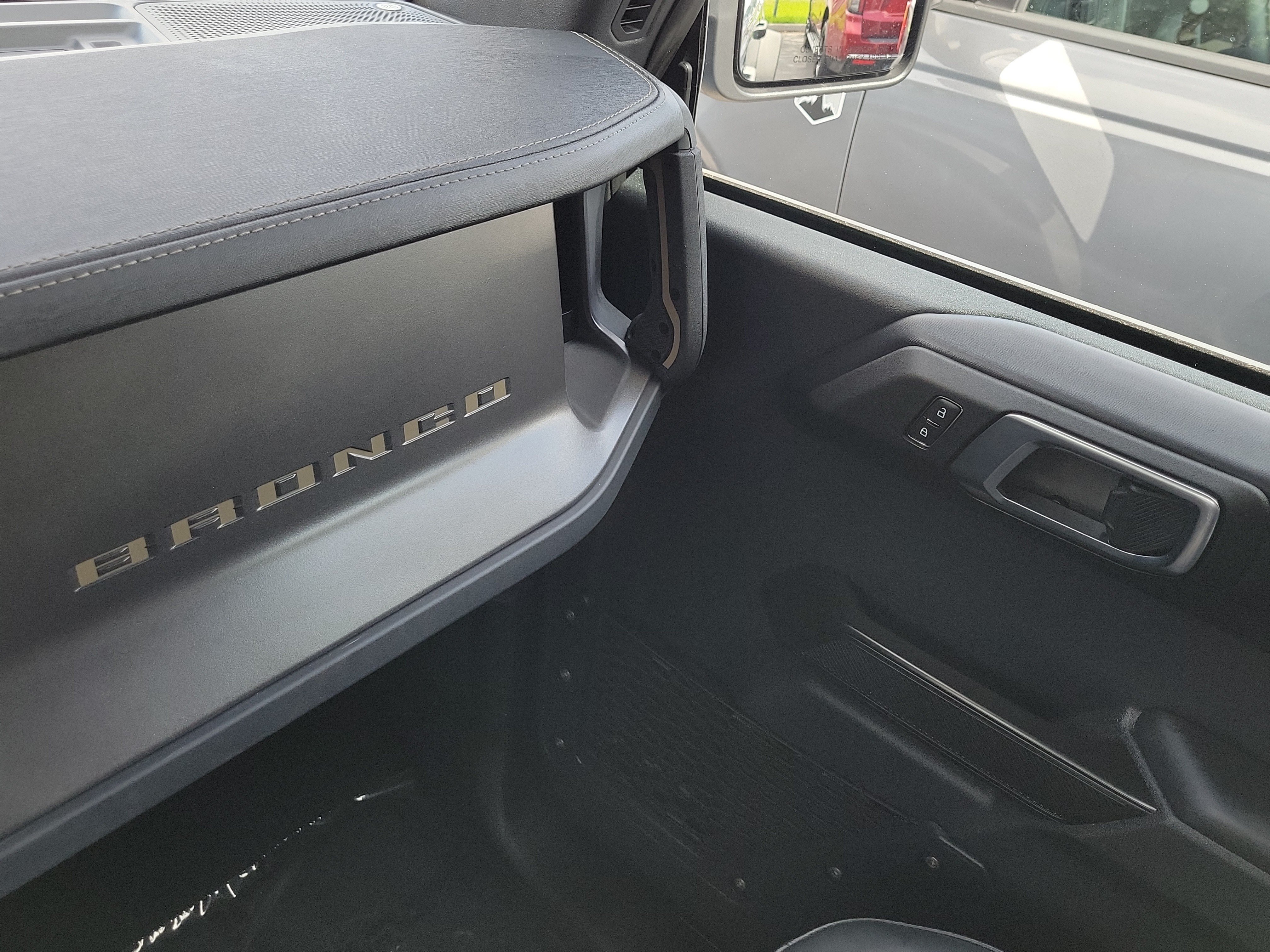 Certified 2025 Ford Bronco Badlands AWD/4WD image 27
