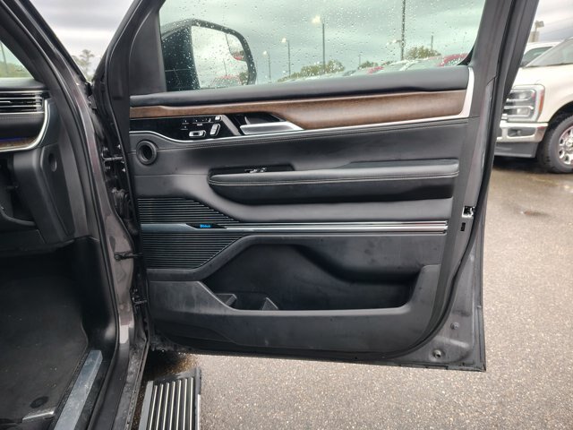 Used 2023 Jeep Grand Wagoneer Series II AWD/4WD image 14