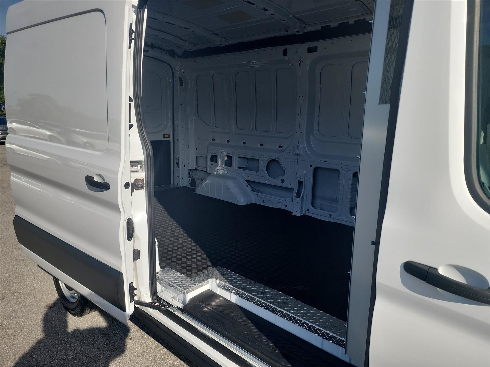 Certified 2023 Ford Transit 250 Medium Roof RWD image 15