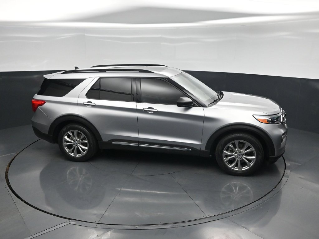 Certified 2021 Ford Explorer XLT w/ Equipment Group 202A RWD image 48