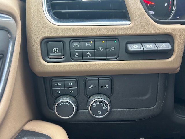 Used 2021 Chevrolet Tahoe Premier AWD/4WD image 24