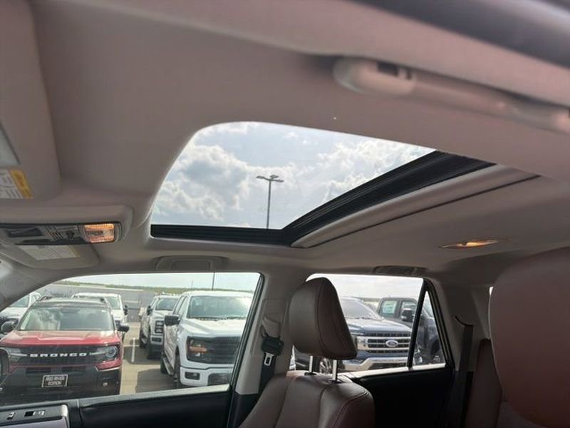 Used 2023 Toyota 4Runner Limited AWD/4WD image 13