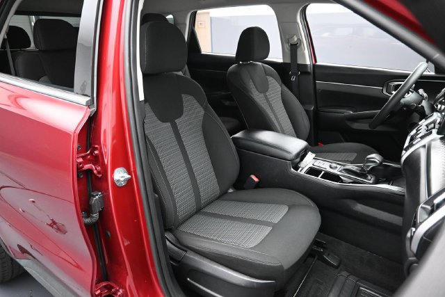 Used 2022 Kia Sorento LX FWD image 29