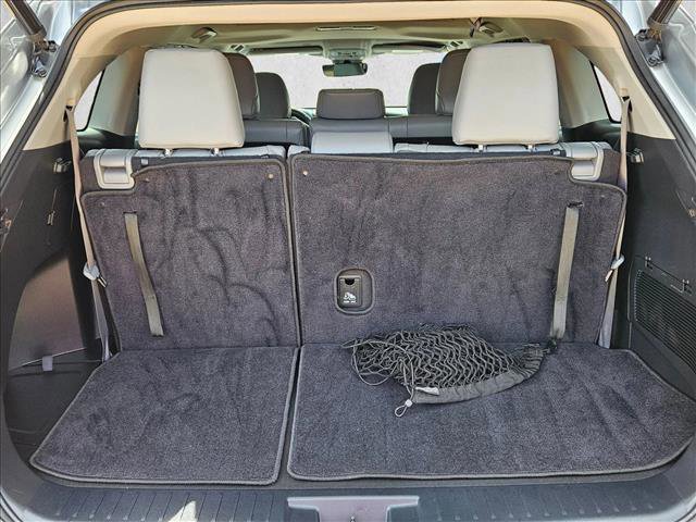 Used 2023 Toyota Highlander XLE image 9