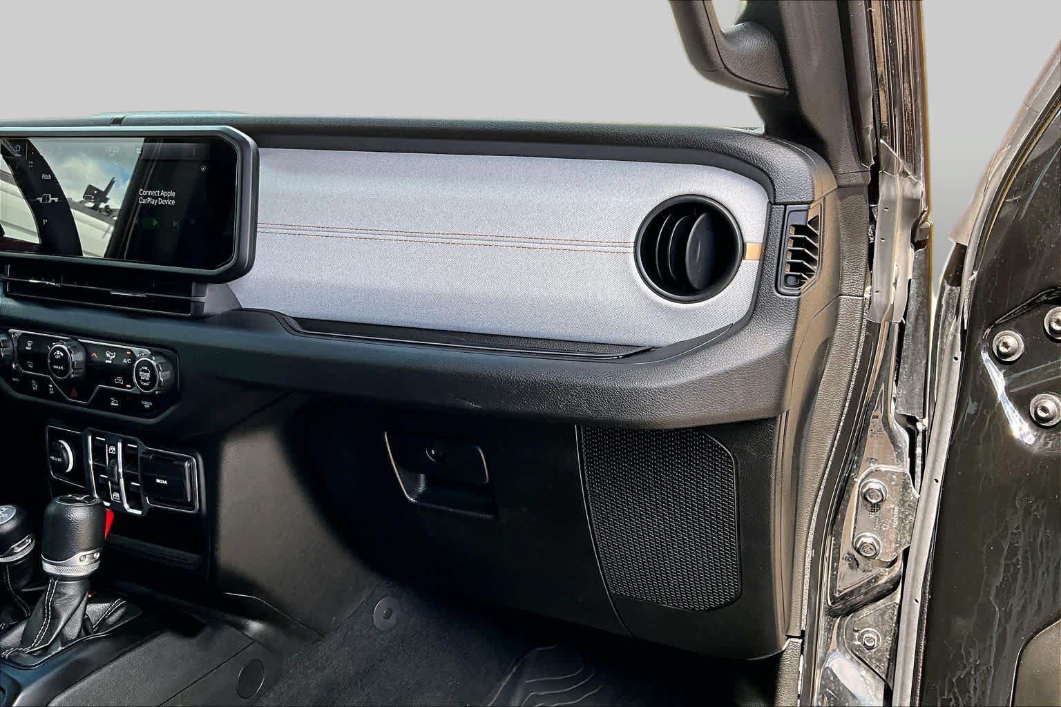 Used 2024 Jeep Gladiator Sport AWD/4WD image 20