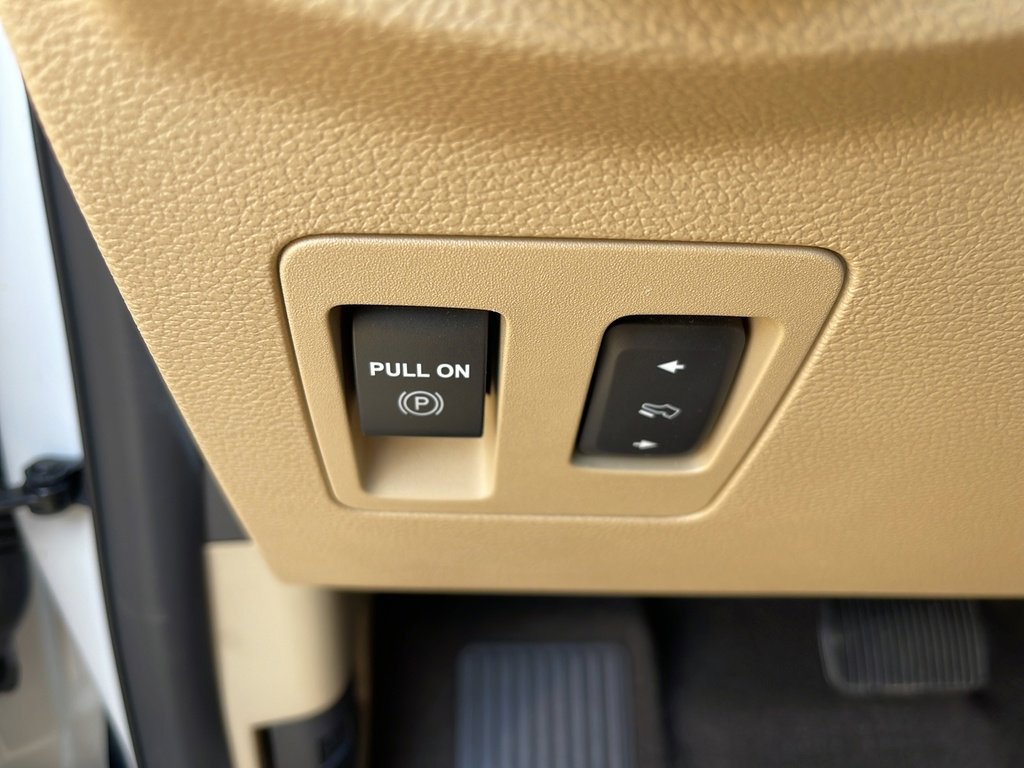 Certified 2020 Ford F150 Lariat w/ Equipment Group 502A Luxury image 30