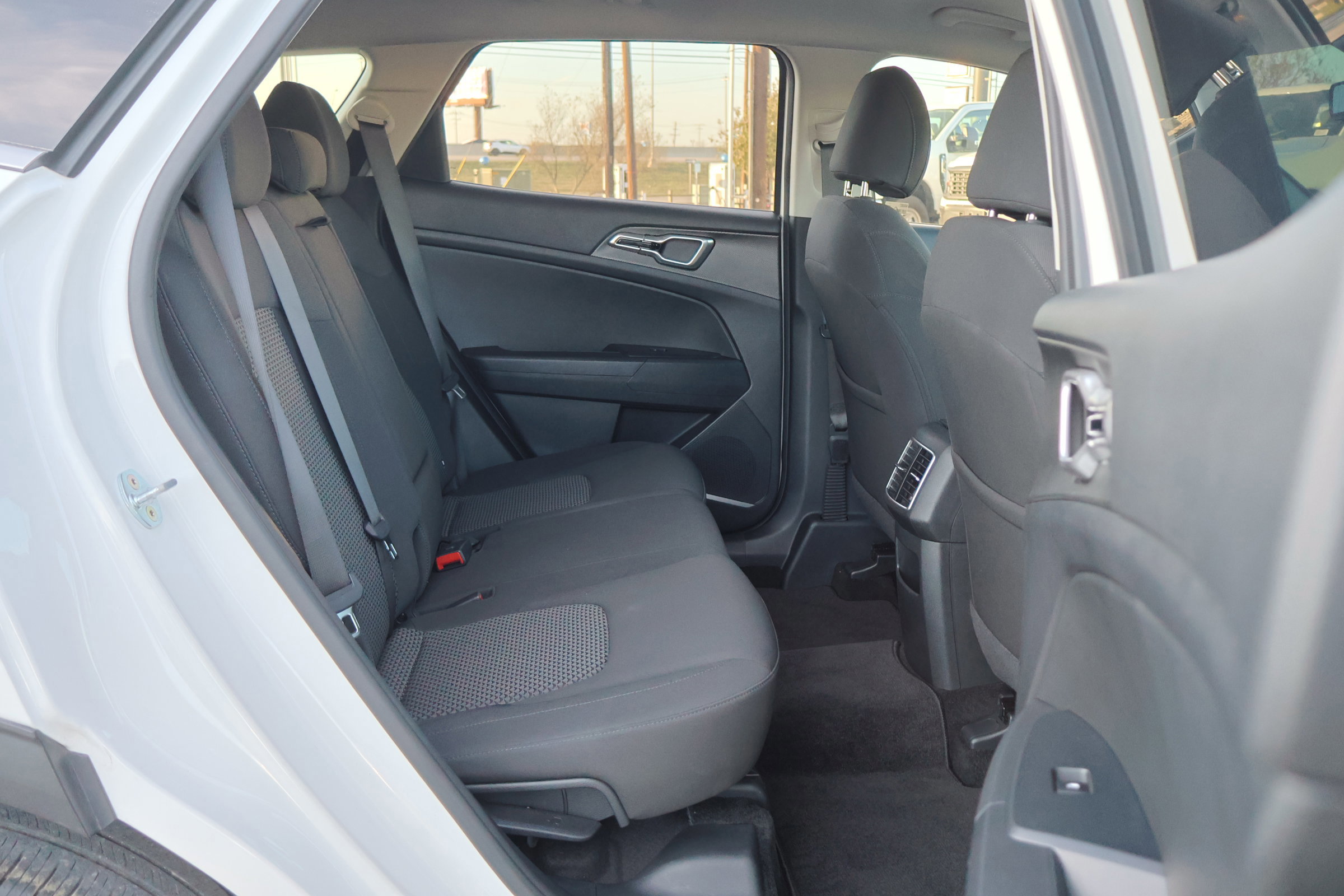 Used 2023 Kia Sportage LX image 33