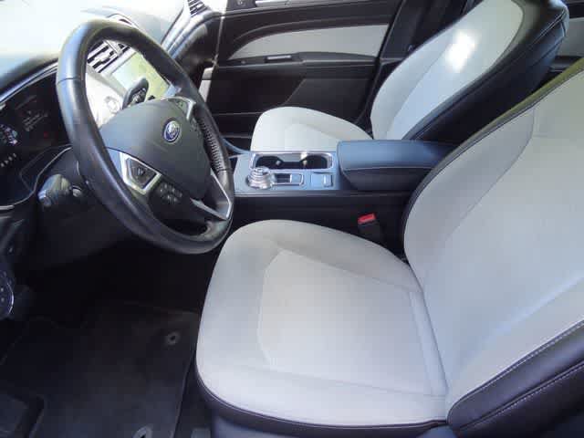 Certified 2019 Ford Fusion SE w/ Equipment Group 151A FWD image 6