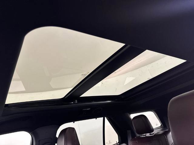 Certified 2020 Ford Explorer Platinum w/ Premium Technology Package image 14