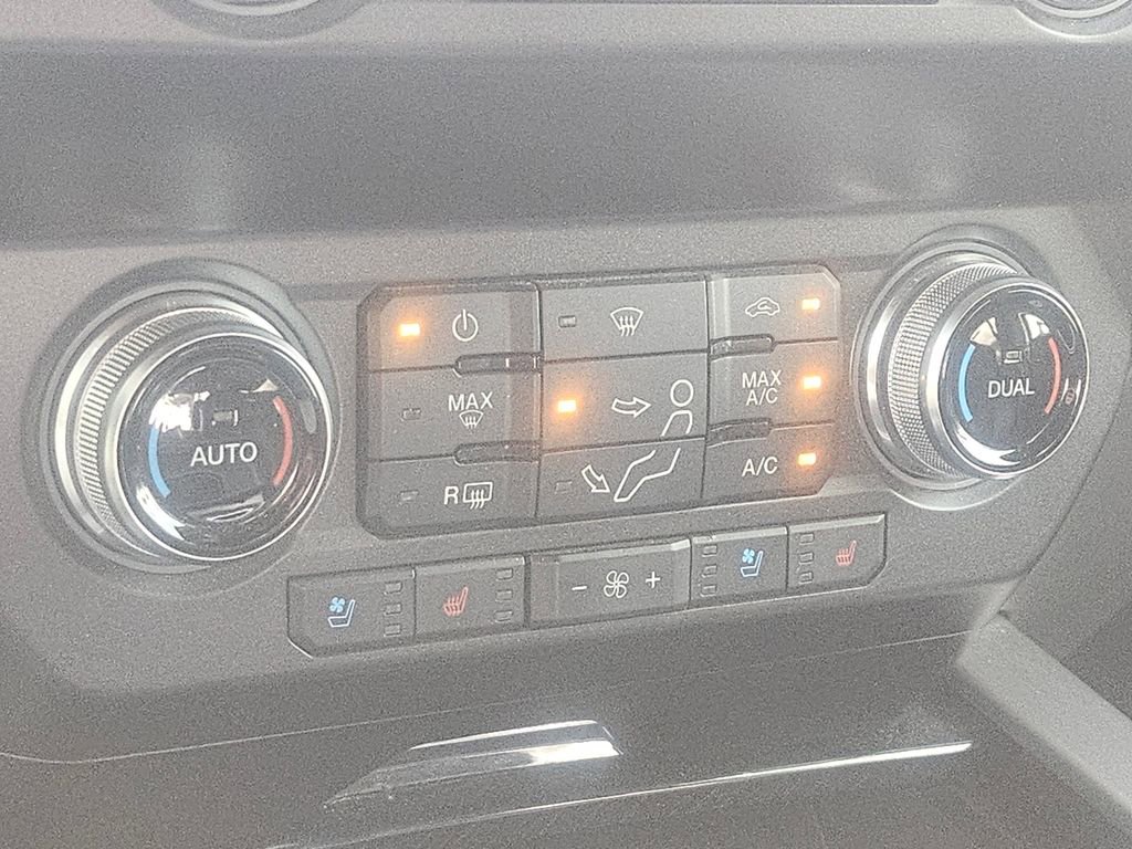 Certified 2020 Ford F250 Platinum w/ FX4 Off-Road Package AWD/4WD image 33