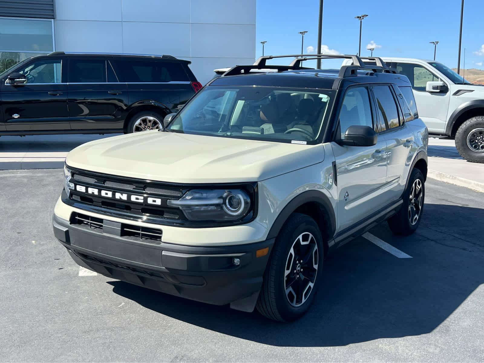 Certified 2024 Ford Bronco Sport Outer Banks w/ Tech Package AWD/4WD image 2