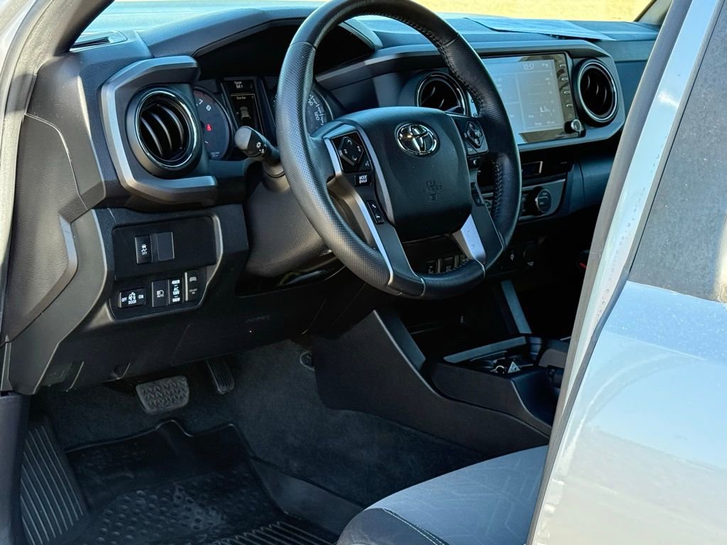Used 2022 Toyota Tacoma TRD Sport image 8
