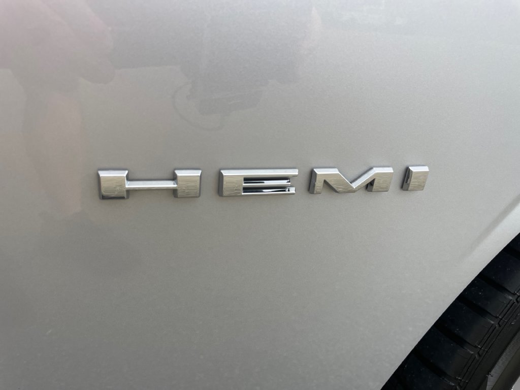 Used 2020 Dodge Challenger R/T RWD image 16