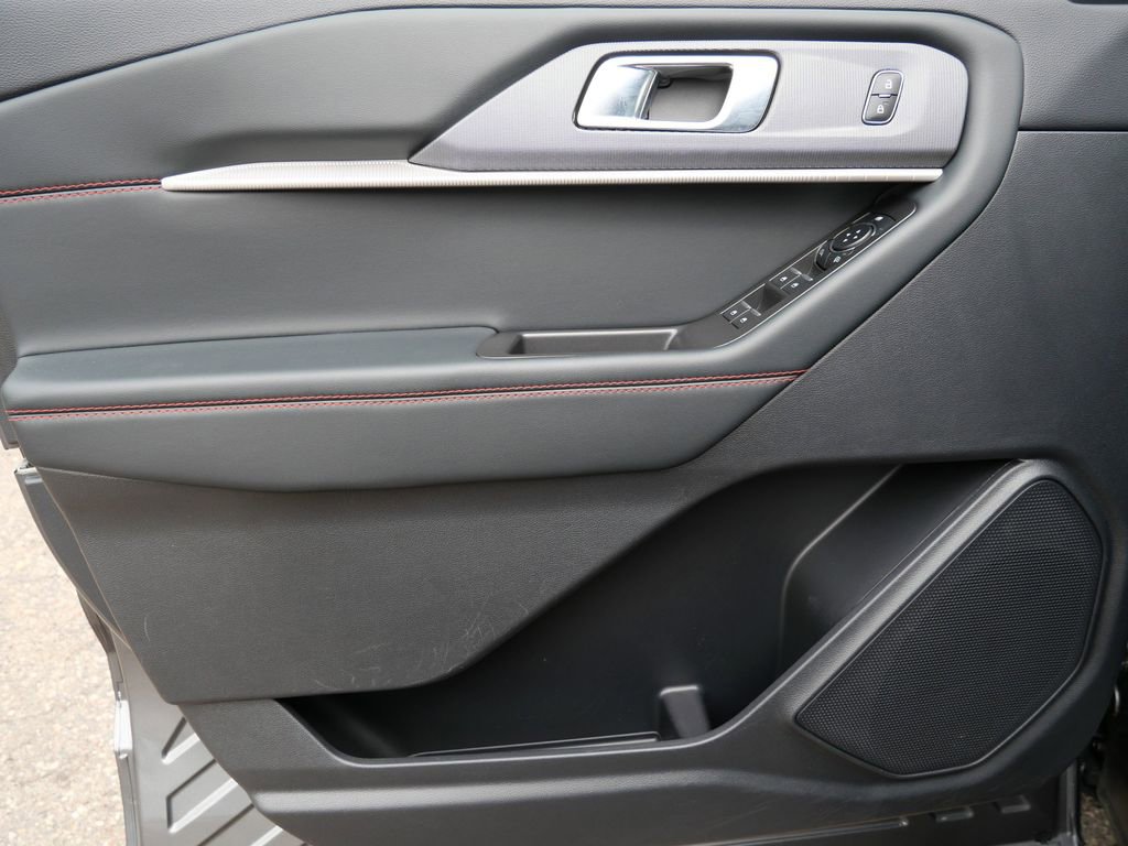 Certified 2025 Ford Explorer ST-Line w/ ST-Line Street Pack AWD/4WD image 8