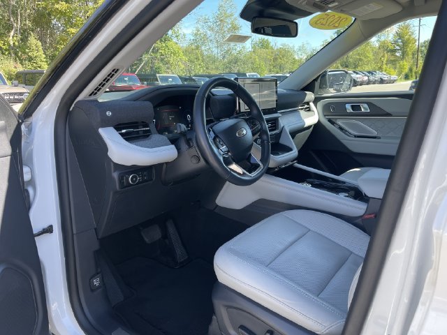 Certified 2025 Ford Explorer Platinum w/ Ultimate Package AWD/4WD image 35