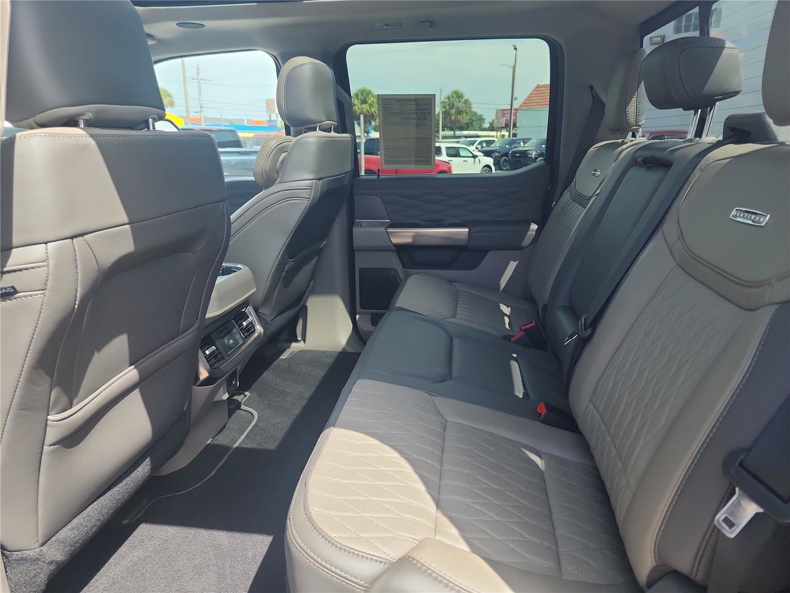 Certified 2025 Ford F450 Platinum w/ Platinum Plus Package AWD/4WD image 19