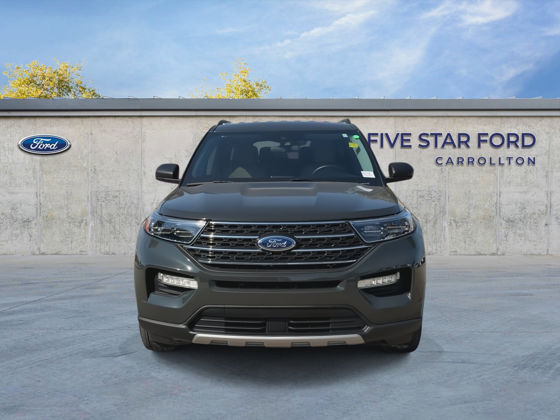 Certified 2024 Ford Explorer XLT w/ Equipment Group 202A RWD image 3