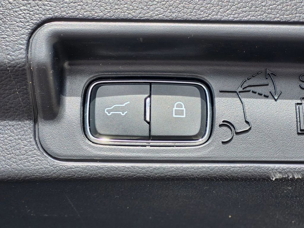 Certified 2025 Ford Explorer ST-Line image 35