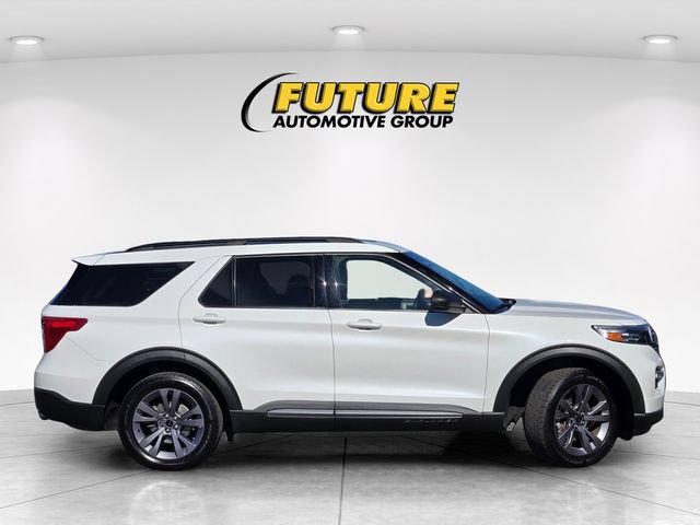Certified 2021 Ford Explorer XLT w/ Equipment Group 202A AWD/4WD image 3