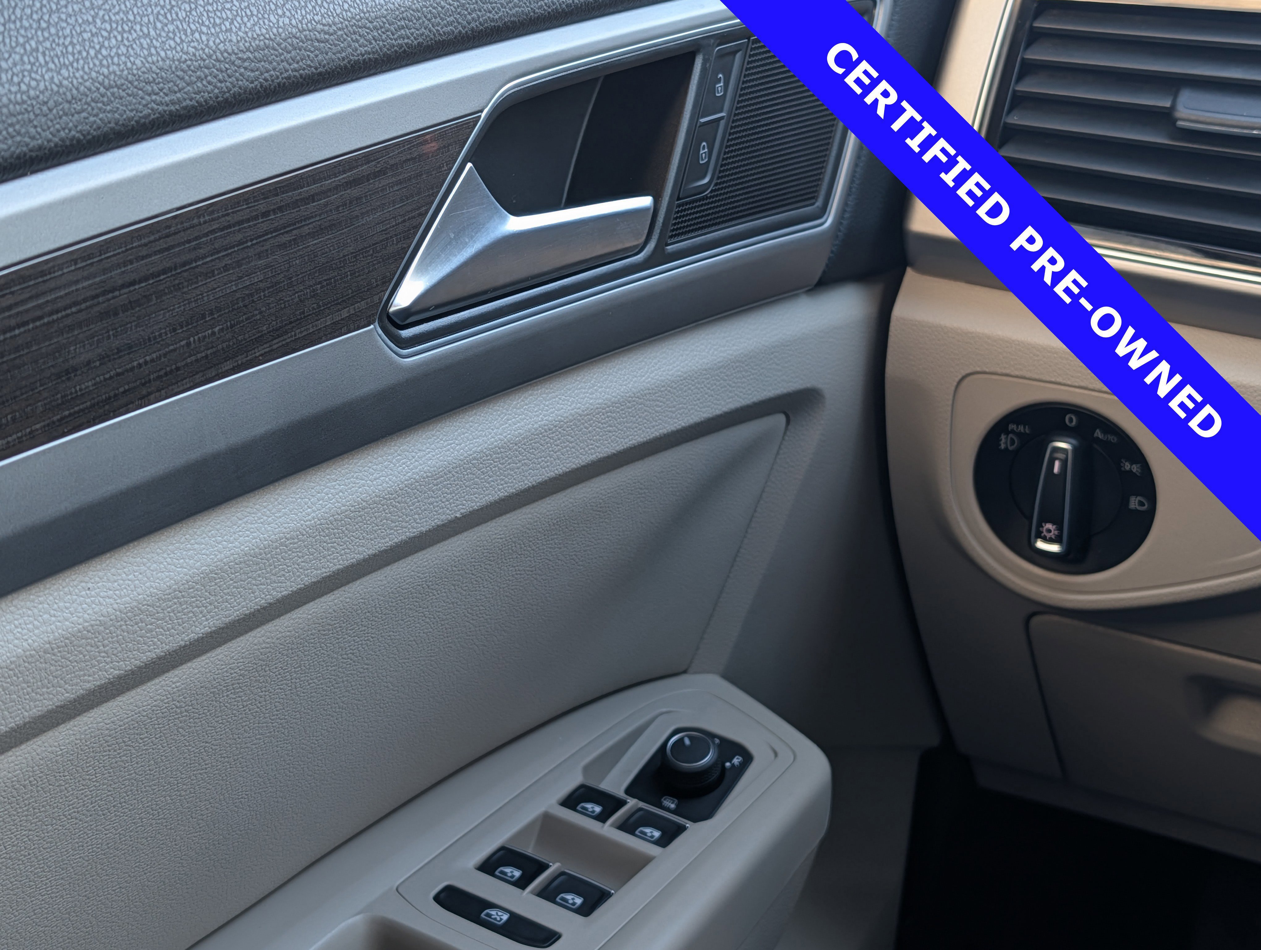 Used 2019 Volkswagen Atlas SEL image 24