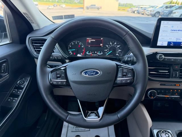 Certified 2022 Ford Escape SE w/ SE Sport Appearance Package AWD/4WD image 16