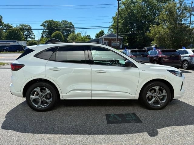 Certified 2023 Ford Escape ST-Line w/ Tech Pack #1 AWD/4WD image 4