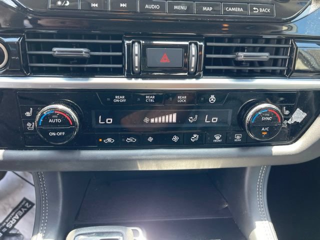 Used 2023 Nissan Pathfinder Platinum FWD image 31